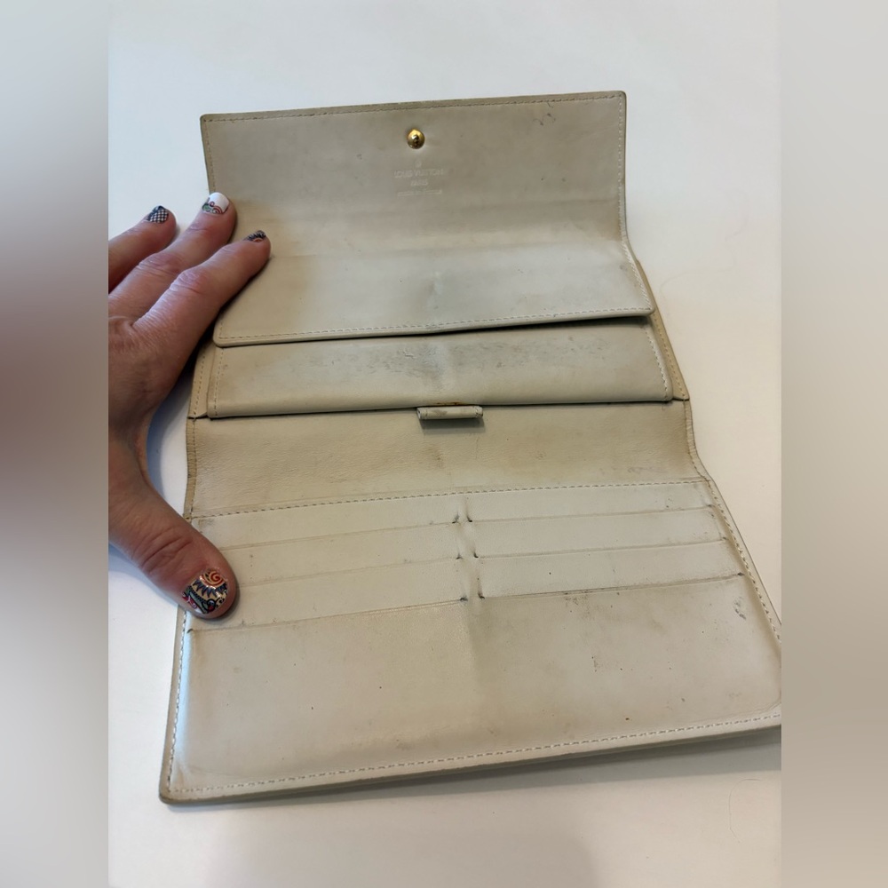 Louis Vuitton‎ Beige International Women's Wallet - Picture 11 of 16